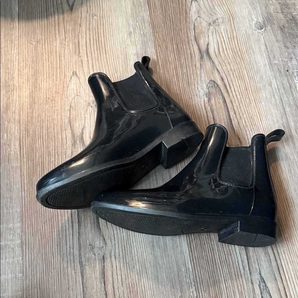Target Women's Black Chelsea Boots - Picture 2 of 8